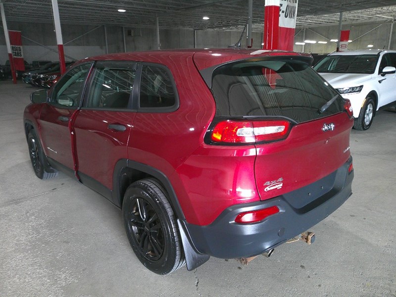 2016 Jeep Cherokee 4WD 4dr Altitude " AS-TRADED "