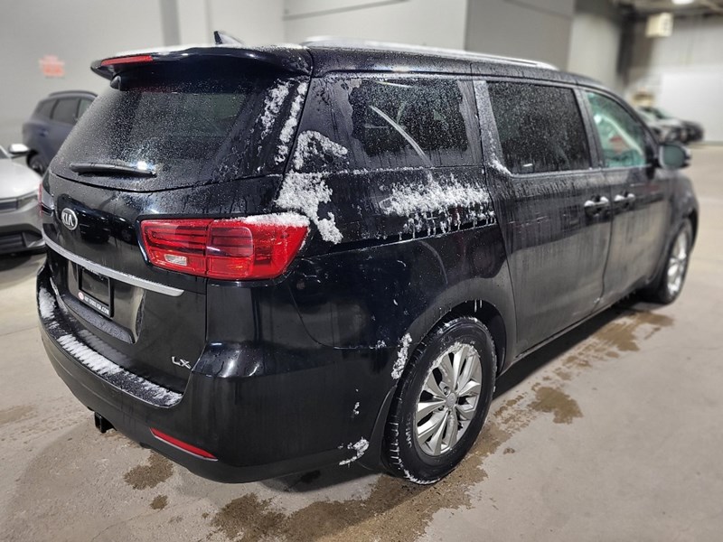 2019 Kia Sedona LX FWD