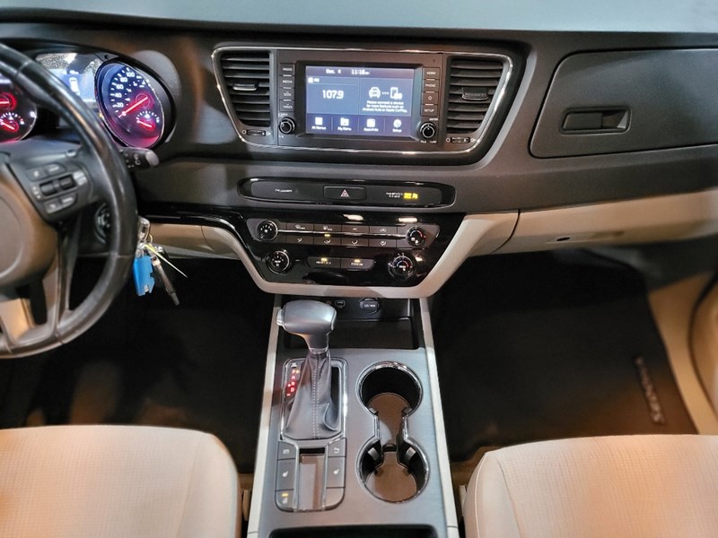 2019 Kia Sedona LX FWD