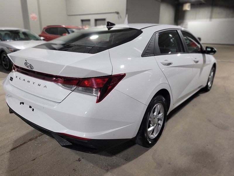 2021 Hyundai Elantra Essential IVT