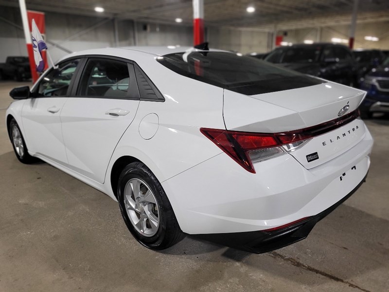 2021 Hyundai Elantra Essential IVT