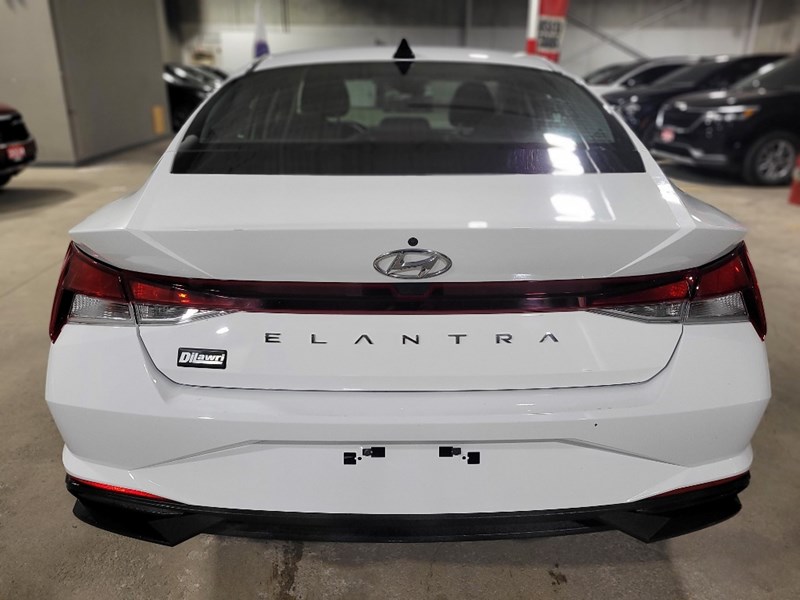 2021 Hyundai Elantra Essential IVT